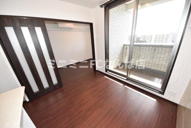 プレジオ難波アジアンの居間・リビング