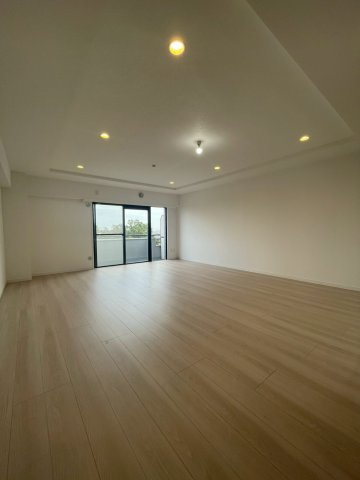 ワコーレロイヤルヒルズ横浜蒔田の居間・リビング|こちらの居間で趣味の時間をお楽しみください