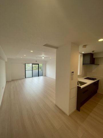 ワコーレロイヤルヒルズ横浜蒔田の居間・リビング|おしゃれなリビングです