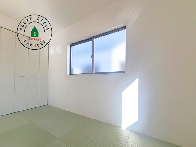 福津市西福間3丁目第7-2棟（1号棟）の内観：施工例|和室を上手に活用すると暮らし方の幅が広がります。例えば普段は開け放して、子供の小さいうちはお昼寝や遊びのスペースに。畳はソフトなので転んでもケガをしにくく安心です