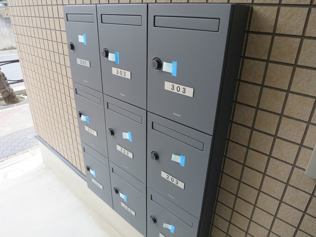 アンバー新小岩のその他共用部分|郵便受けはこちら！