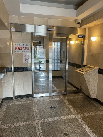 菱和パレス音羽二番館のエントランス