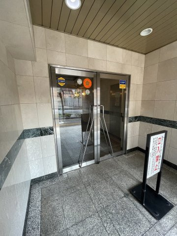 菱和パレス音羽二番館のエントランス