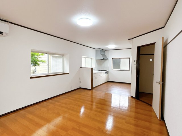 都城市都島町の中古一戸建の居間・リビング