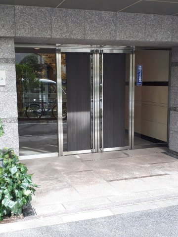 エコロジー白山レジデンスのエントランス