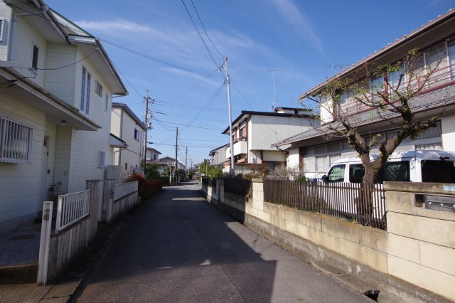 下都賀郡壬生町幸町１丁目　土地の前面道路含む現地写真