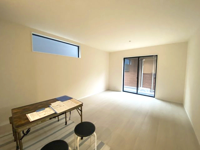 大明丘1丁目　新築戸建ての洋室