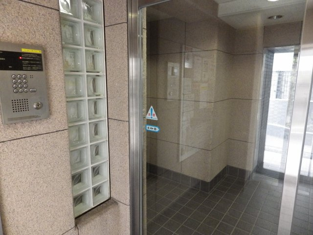 スカイコート文京小石川のエントランス