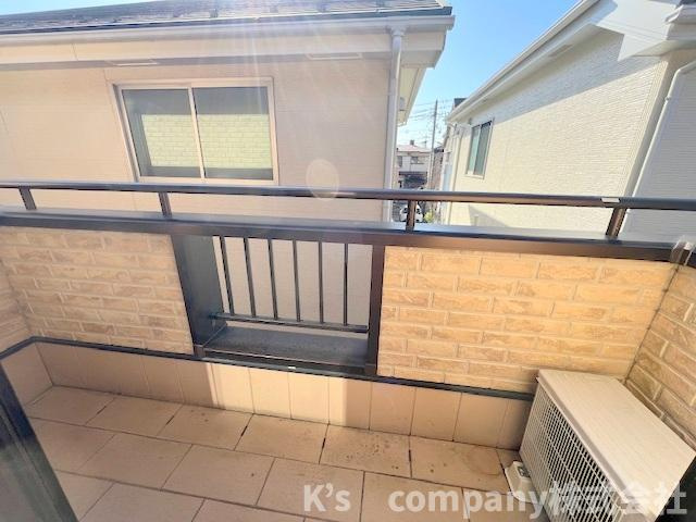 ●茅ヶ崎市高田4丁目　中古戸建のバルコニー|洋室7.7帖の正面にあるバルコニー☆