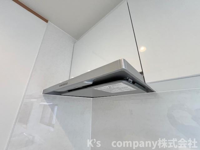 ●茅ヶ崎市高田4丁目　中古戸建のキッチン|お手入れのしやすいスリムタイプのレンジフード☆