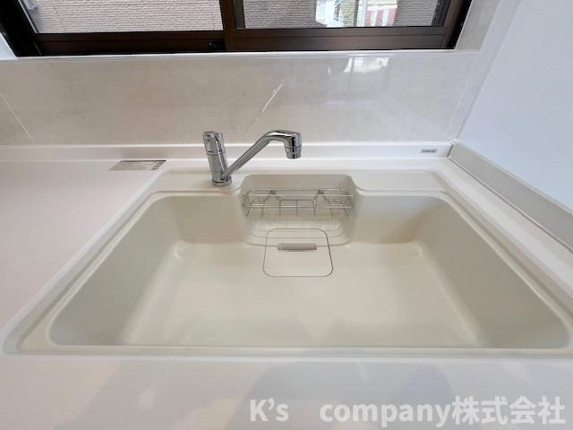 ●茅ヶ崎市高田4丁目　中古戸建のキッチン|人造大理石のおしゃれなシンク☆