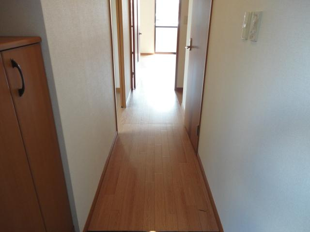 クレマチスの内装|廊下