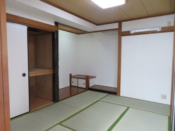 ハウスポート都立家政ビルの収納