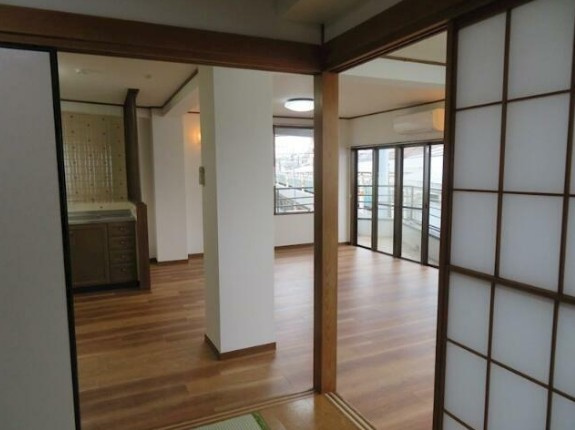 ハウスポート都立家政ビルのバルコニー