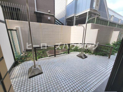 【庭】 | ロイヤル豊中玉井町 | リビング側テラス・お庭でございます！