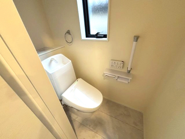 大明丘1丁目　新築戸建てのトイレ