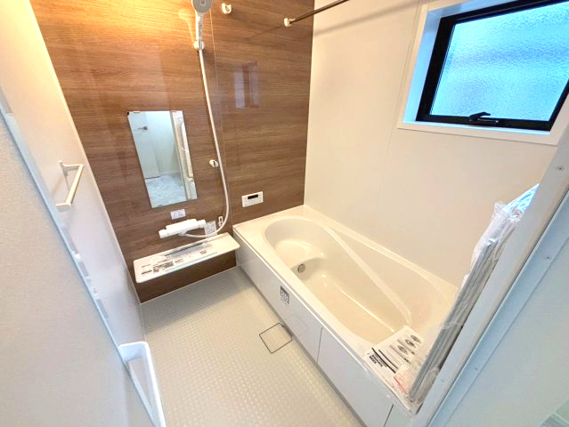 大明丘1丁目　新築戸建ての浴室