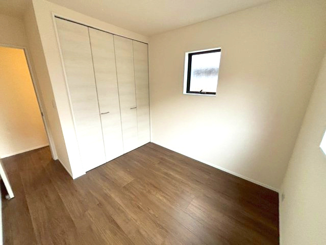 大明丘1丁目　新築戸建ての洋室