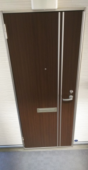 アジュール小岩の玄関