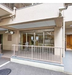 【エントランス】 | 飯田橋第一パークファミリア | 落ち着いたエントランスです