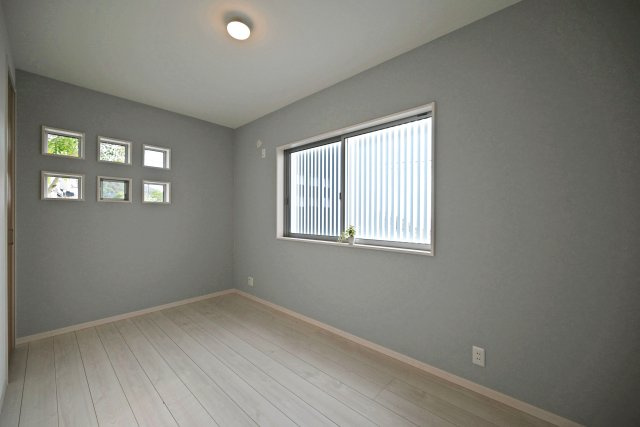 宝塚市山手台東5丁目中古戸建│3LDK+並列駐車2台可の洋室|-洋室6.1帖(1F)-