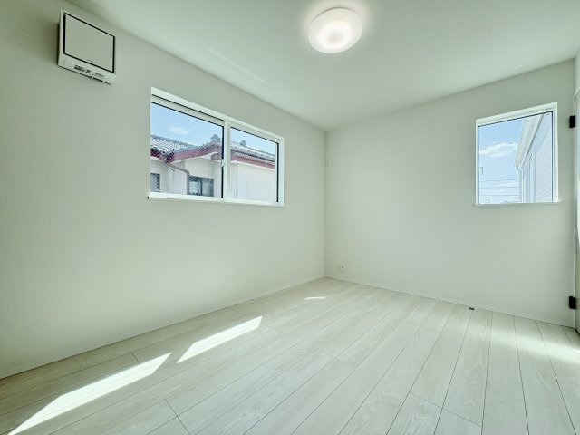 練馬区平和台3丁目 全3棟 3号棟|2階6帖洋室は整形なお部屋なので家具のレイアウトもしやすいです