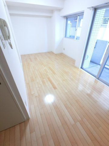 リエス千葉新宿の洋室