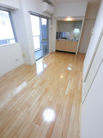 リエス千葉新宿の洋室