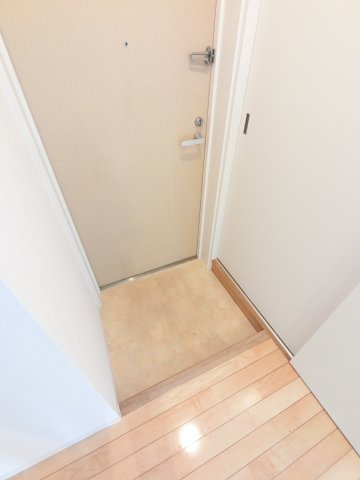 リエス千葉新宿の玄関