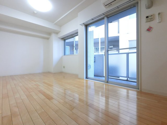 リエス千葉新宿の居間・リビング