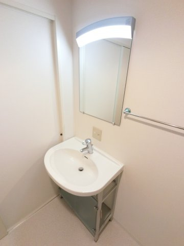 リエス千葉新宿の独立洗面台