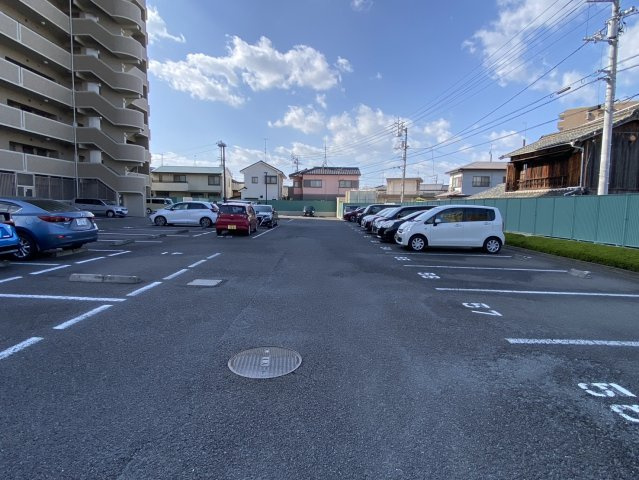 アルファステイツ神拝の駐車場