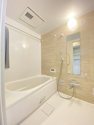 【浴室】 | グレイス武蔵中原Ⅱ | お手入れのしやすいパネル浴室　乾燥機能もあり、雨の日の洗濯にも役立ちます。