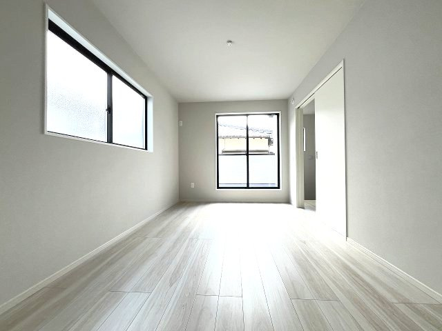 【寝室】 | 福岡市東区香椎駅東1丁目3期　1号棟（全1棟）【仲介手数料無料・0円】 | 現地写真。2階主寝室です。