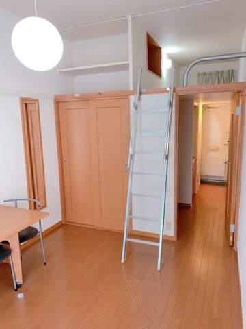 レオパレスアクティⅡの居間・リビング