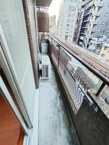 【バルコニー】