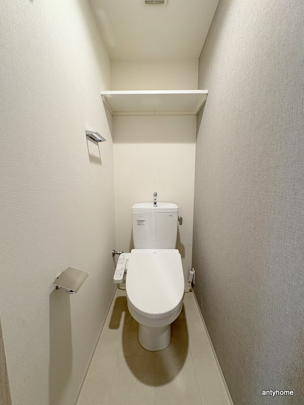 コンフォリア・リヴ北浜高麗橋　仲介手数料無料のトイレ