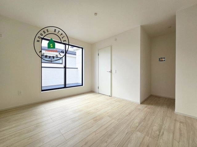 熊本市北区楠1丁目第3₋2棟(1号棟)の寝室|主寝室には収納力に優れたクローゼットがありますので、お部屋もすっきり片付きます。