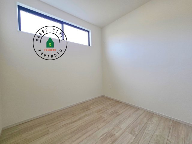 熊本市北区楠1丁目第3₋2棟(1号棟)の洋室|採光良好な洋室は全居室、複層ガラスの遮熱効果と断熱効果で、一年中快適に過ごせます。