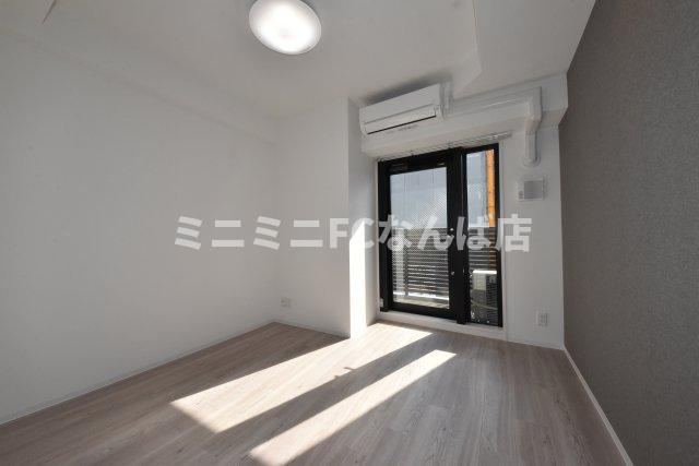 Metrosa谷町六丁目Southの居間・リビング