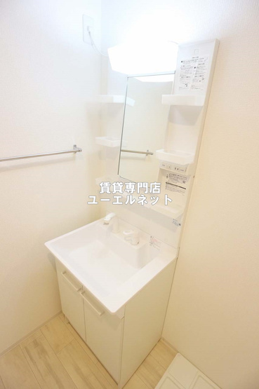 【独立洗面台】 | レジデンスコート豊中庄内 | 清潔感ある独立洗面台で毎日気持ちよく♪