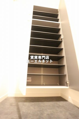 【設備】 | レジデンスコート豊中庄内 | 収納力たっぷりのシューズボックスで玄関すっきり！