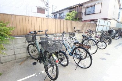 【その他共用部分】 | レジデンスコート豊中庄内 | 自転車通勤にも便利な駐輪場付き♪