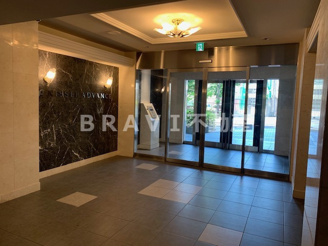 アドバンス大阪城レガーレ　BRAVI不動産のロビー|【アドバンス大阪城レガーレ】毎日通るロビーはこのようになっています