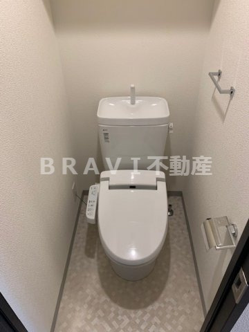 アドバンス大阪城レガーレ　BRAVI不動産のトイレ|【アドバンス大阪城レガーレ】コンパクトで使いやすいトイレです