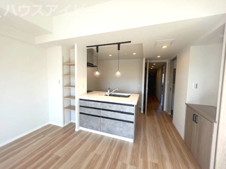 【居間・リビング】 | ネオステージ野一色4階部分！素敵にリフォーム完成です♪マックスバリューまで徒歩3分！ | ネオステージ野一色4階部分！素敵にリフォーム完成です♪マックスバリューまで徒歩3分！