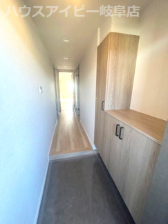 【玄関】 | ネオステージ野一色4階部分！素敵にリフォーム完成です♪マックスバリューまで徒歩3分！ | ネオステージ野一色4階部分！素敵にリフォーム完成です♪マックスバリューまで徒歩3分！