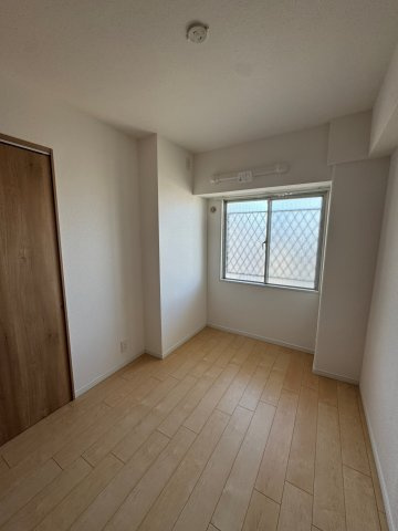 青木橋スカイハイツの洋室|コンパクトで使いやすい洋室です