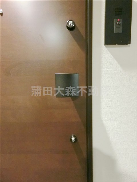 レジディア蒲田Ⅴの玄関