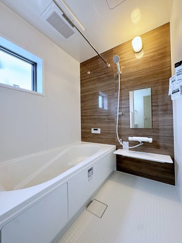 新築戸建・新築建売　福島市笹谷字塗谷地【長期優良住宅】笹谷小・信陵中の浴室|浴室乾燥機付きで雨の日や花粉の時期でも室内干しができるので安心です！